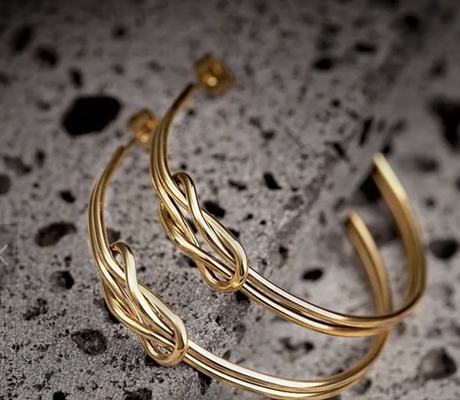 Brincos da aro do ouro do Oem para aberto pequeno na moda grosso chapeado ouro do peso leve da indicação do nó das meninas das mulheres